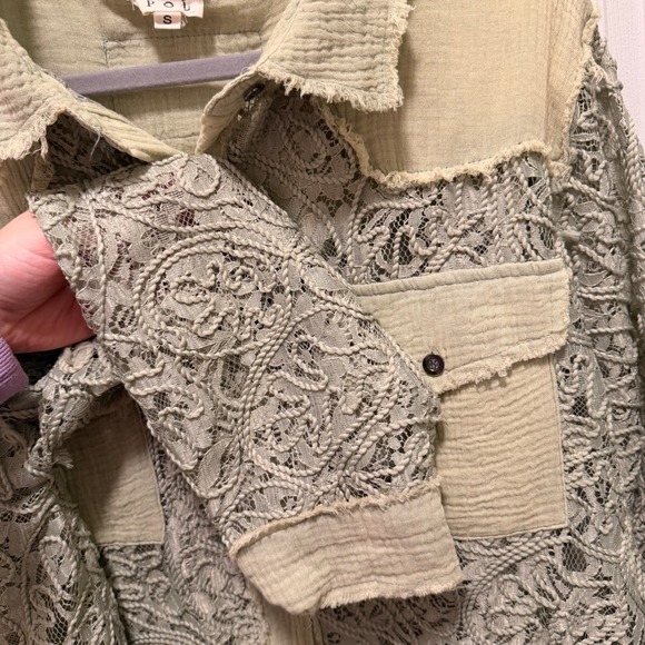 POL Lace Crochet Raw Hem Distressed Button Down Shirt Green Size S - Picture 5 of 14